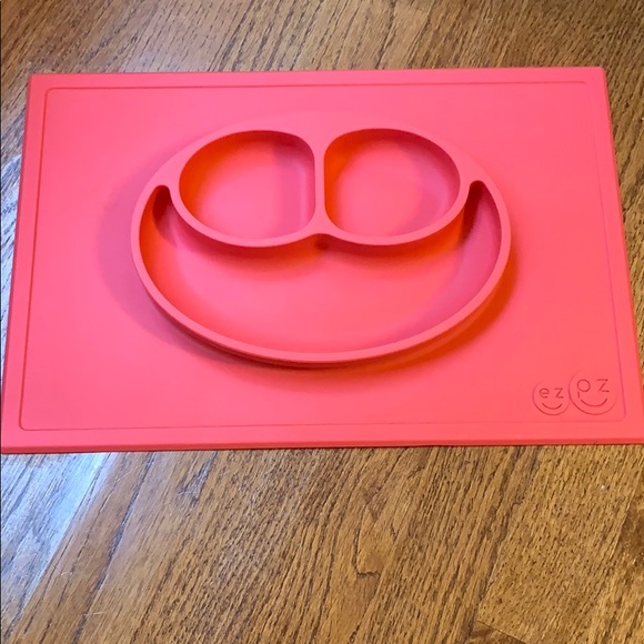 ez pz Other - Ez Pz Large Happy Mat suctioned silicone plate ez pz Other - Ez Pz Large Happy Mat suctioned silicone plate